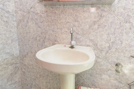 Casa à venda com 200m², 6 quartos e 3 vagasBanheiro 1