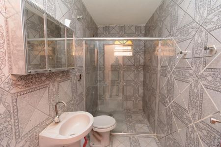 Casa à venda com 200m², 6 quartos e 3 vagasBanheiro 2