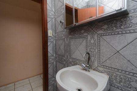 Casa à venda com 200m², 6 quartos e 3 vagasBanheiro 2