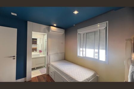 Apartamento à venda com 221m², 4 quartos e 4 vagas Apartamento à venda com 221m², 4 quartos e 4 vagasSuíte 2