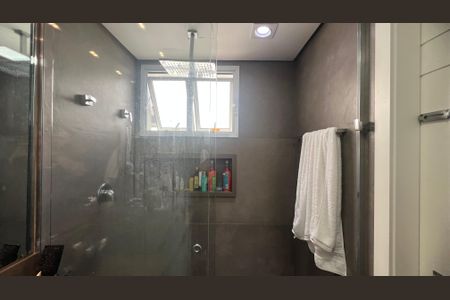 Apartamento à venda com 221m², 4 quartos e 4 vagas Apartamento à venda com 221m², 4 quartos e 4 vagasBanheiro da Suíte 3