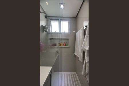 Apartamento à venda com 221m², 4 quartos e 4 vagas Apartamento à venda com 221m², 4 quartos e 4 vagasBanheiro da Suíte 2