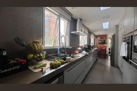 Apartamento à venda com 221m², 4 quartos e 4 vagas Apartamento à venda com 221m², 4 quartos e 4 vagasCozinha