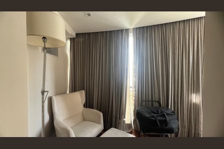 Apartamento à venda com 221m², 4 quartos e 4 vagas Apartamento à venda com 221m², 4 quartos e 4 vagasVaranda da Suíte 3