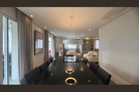 Apartamento à venda com 221m², 4 quartos e 4 vagas Apartamento à venda com 221m², 4 quartos e 4 vagasSala de Jantar