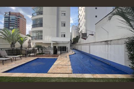 Apartamento à venda com 221m², 4 quartos e 4 vagas Apartamento à venda com 221m², 4 quartos e 4 vagasÁrea comum - Piscina