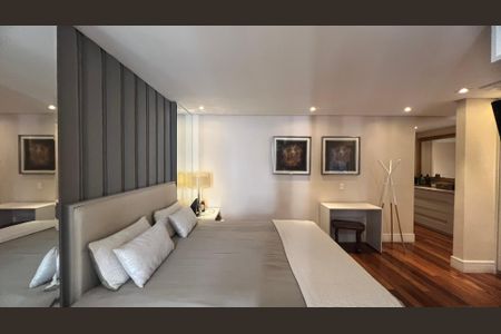 Apartamento à venda com 221m², 4 quartos e 4 vagas Apartamento à venda com 221m², 4 quartos e 4 vagasSuíte 3