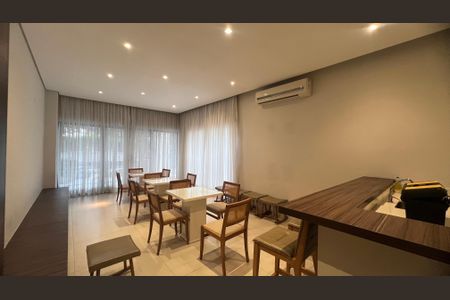 Apartamento à venda com 221m², 4 quartos e 4 vagas Apartamento à venda com 221m², 4 quartos e 4 vagasÁrea comum - Salão de festas