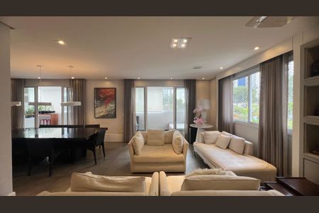 Apartamento à venda com 221m², 4 quartos e 4 vagas Apartamento à venda com 221m², 4 quartos e 4 vagasSala