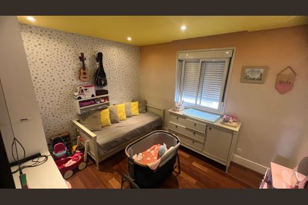 Apartamento à venda com 221m², 4 quartos e 4 vagas Apartamento à venda com 221m², 4 quartos e 4 vagasSuíte 1