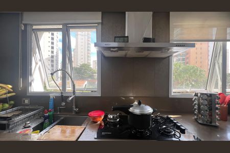 Apartamento à venda com 221m², 4 quartos e 4 vagas Apartamento à venda com 221m², 4 quartos e 4 vagasCozinha