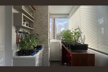 Apartamento à venda com 221m², 4 quartos e 4 vagas Apartamento à venda com 221m², 4 quartos e 4 vagasVaranda Sala