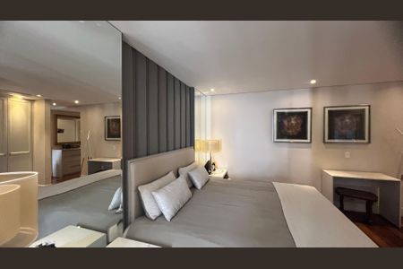 Apartamento à venda com 221m², 4 quartos e 4 vagas Apartamento à venda com 221m², 4 quartos e 4 vagasSuíte 3