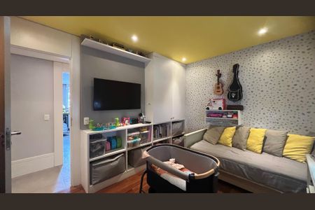 Apartamento à venda com 221m², 4 quartos e 4 vagas Apartamento à venda com 221m², 4 quartos e 4 vagasSuíte 1