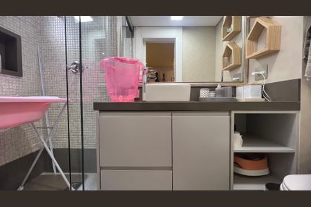 Apartamento à venda com 221m², 4 quartos e 4 vagas Apartamento à venda com 221m², 4 quartos e 4 vagasBanheiro da Suíte 1