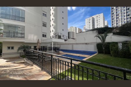 Apartamento à venda com 221m², 4 quartos e 4 vagas Apartamento à venda com 221m², 4 quartos e 4 vagasÁrea Comum