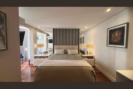 Apartamento à venda com 221m², 4 quartos e 4 vagas Apartamento à venda com 221m², 4 quartos e 4 vagasSuíte 3