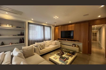 Apartamento à venda com 221m², 4 quartos e 4 vagas Apartamento à venda com 221m², 4 quartos e 4 vagasSala