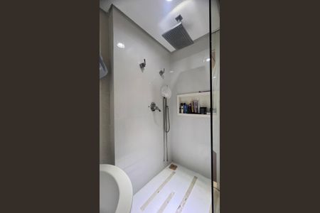 Apartamento à venda com 221m², 4 quartos e 4 vagas Apartamento à venda com 221m², 4 quartos e 4 vagasBanheiro da Suíte 3