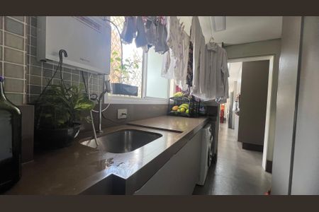 Apartamento à venda com 221m², 4 quartos e 4 vagas Apartamento à venda com 221m², 4 quartos e 4 vagasÁrea de Serviço