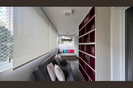 Apartamento à venda com 221m², 4 quartos e 4 vagas Apartamento à venda com 221m², 4 quartos e 4 vagasVaranda Sala