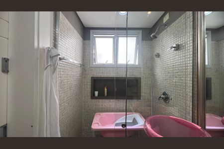 Apartamento à venda com 221m², 4 quartos e 4 vagas Apartamento à venda com 221m², 4 quartos e 4 vagasBanheiro da Suíte 1