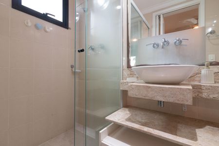 Apartamento à venda com 77m², 3 quartos e 1 vagaBanheiro da Suíte