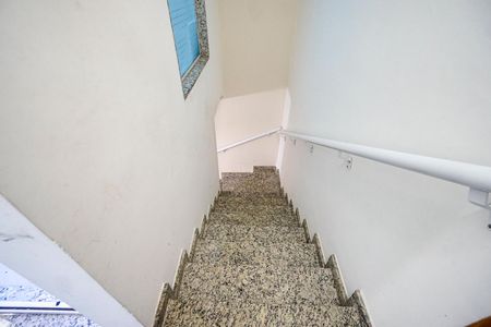 Casa à venda com 165m², 3 quartos e 4 vagasEscada