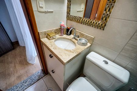 Casa à venda com 165m², 3 quartos e 4 vagasBanheiro da suíte 03