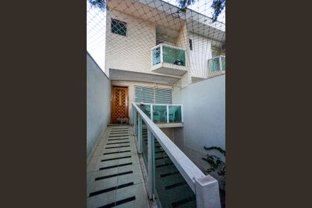 Casa à venda com 165m², 3 quartos e 4 vagasEntrada