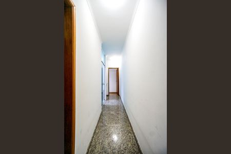 Casa à venda com 165m², 3 quartos e 4 vagasCorredor dos quartos