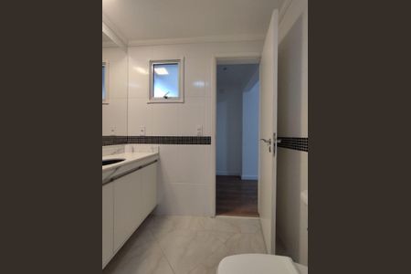 Apartamento para alugar com 220m², 4 quartos e 3 vagasBanheiro do Quarto 4
