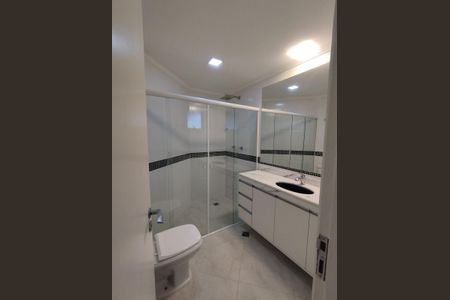 Apartamento para alugar com 220m², 4 quartos e 3 vagasBanheiro do Quarto 4