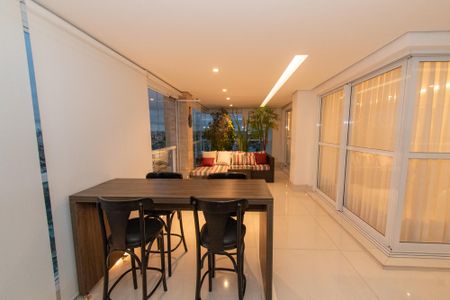 Varanda de apartamento à venda com 3 quartos, 245m² em Jardim Vila Mariana, São Paulo
