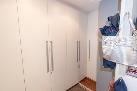Apartamento à venda com 245m², 3 quartos e 5 vagasCloset da suíte 1