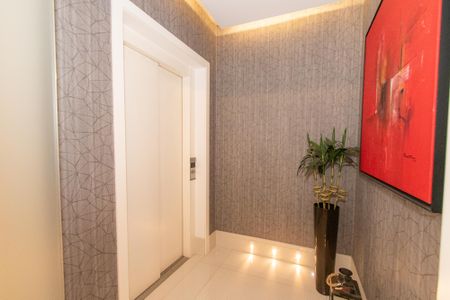 Apartamento à venda com 245m², 3 quartos e 5 vagasHall exclusivo elevador