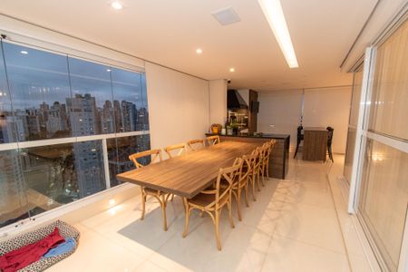 Apartamento à venda com 245m², 3 quartos e 5 vagasVaranda