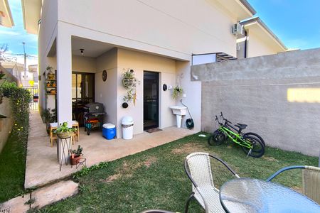 Casa de condomínio à venda com 111m², 2 quartos e 2 vagas Casa de condomínio à venda com 111m², 2 quartos e 2 vagasÁrea Externa