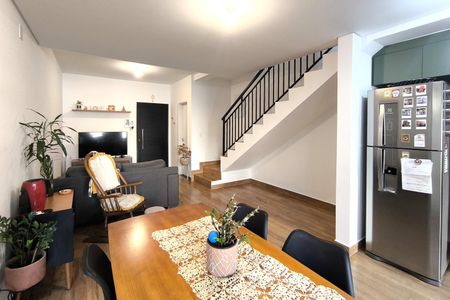 Casa de condomínio à venda com 111m², 2 quartos e 2 vagas Casa de condomínio à venda com 111m², 2 quartos e 2 vagasSala