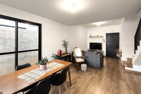 Casa de condomínio à venda com 111m², 2 quartos e 2 vagas Casa de condomínio à venda com 111m², 2 quartos e 2 vagasSala