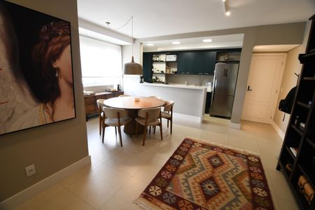 Apartamento para alugar com 132m², 2 quartos e 2 vagasSala