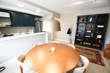 Apartamento para alugar com 132m², 2 quartos e 2 vagasSala