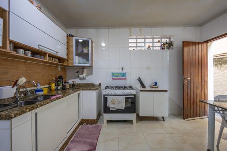 Casa à venda com 658m², 6 quartos e 2 vagas Casa à venda com 658m², 6 quartos e 2 vagasCasa 2 Cozinha