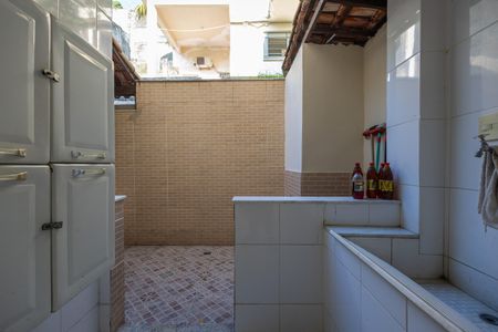 Casa à venda com 658m², 6 quartos e 2 vagas Casa à venda com 658m², 6 quartos e 2 vagasCasa 1 Área de Serviço