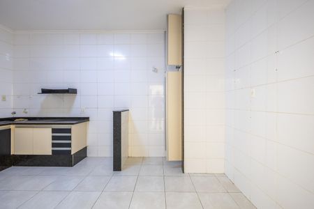 Casa à venda com 658m², 6 quartos e 2 vagas Casa à venda com 658m², 6 quartos e 2 vagasCasa 1 Cozinha