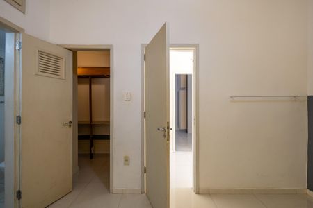 Casa à venda com 658m², 6 quartos e 2 vagas Casa à venda com 658m², 6 quartos e 2 vagasCasa 1 Quarto Suite 2