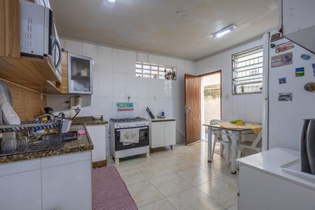 Casa à venda com 658m², 6 quartos e 2 vagas Casa à venda com 658m², 6 quartos e 2 vagasCasa 2 Cozinha