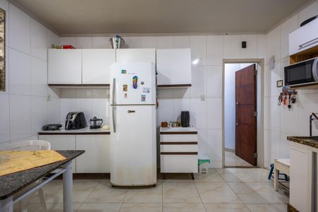 Casa à venda com 658m², 6 quartos e 2 vagas Casa à venda com 658m², 6 quartos e 2 vagasCasa 2 Cozinha