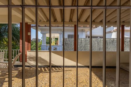 Casa à venda com 658m², 6 quartos e 2 vagas Casa à venda com 658m², 6 quartos e 2 vagasCasa 2 Quarto 3 Vista