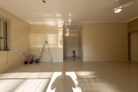 Casa à venda com 658m², 6 quartos e 2 vagas Casa à venda com 658m², 6 quartos e 2 vagasCasa 1 Sala